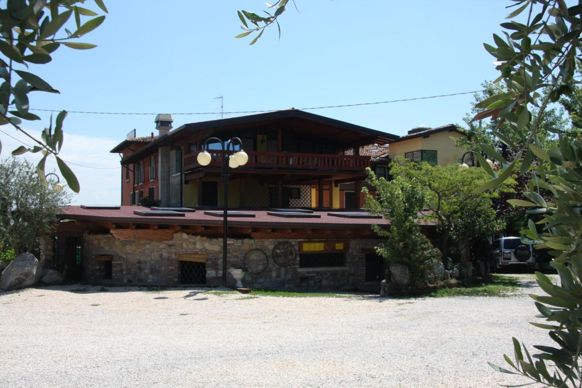 Hotel La Pergola Moniga del Garda Екстер'єр фото