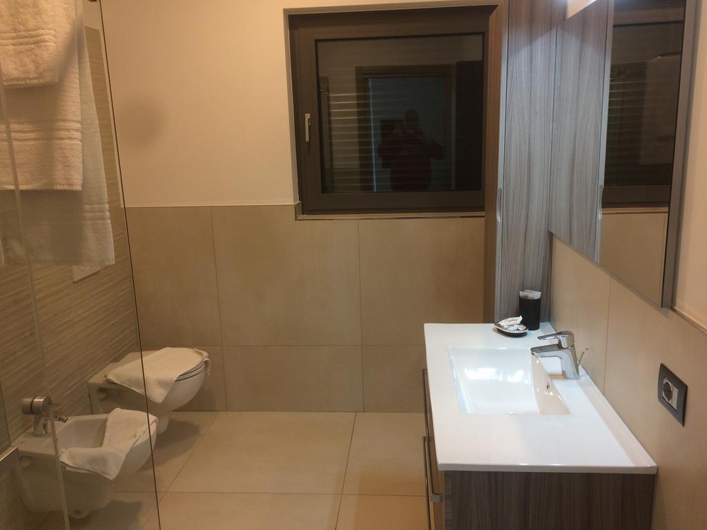 Hotel La Pergola Moniga del Garda Екстер'єр фото