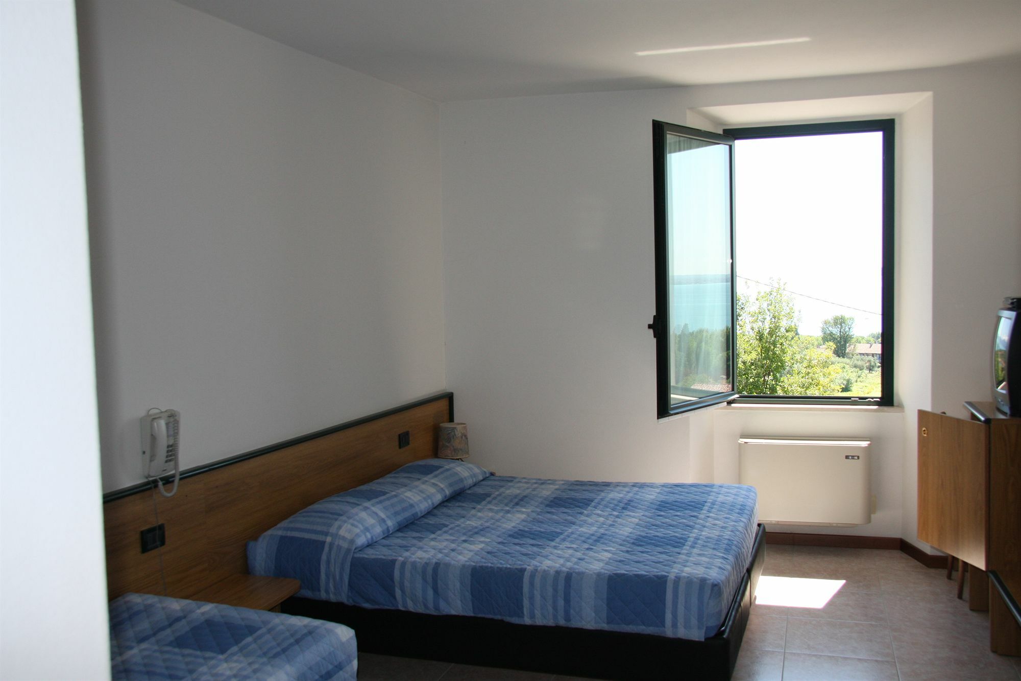Hotel La Pergola Moniga del Garda Екстер'єр фото